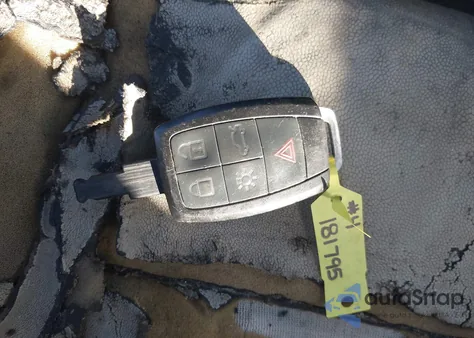 2011 Volvo C30 T5/T5 R-Design z USA, uszkodzony, nr VIN YV1672MK7B2200890